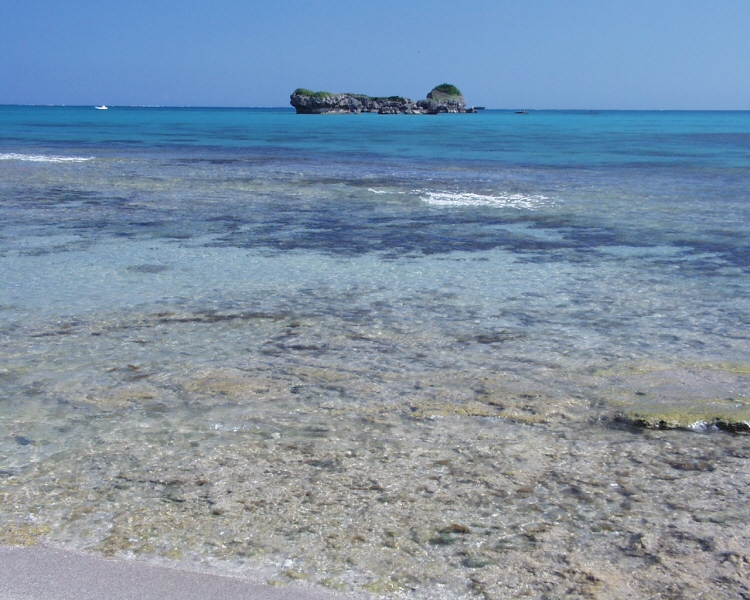 浜比嘉島－沖縄旅行のための海の写真集