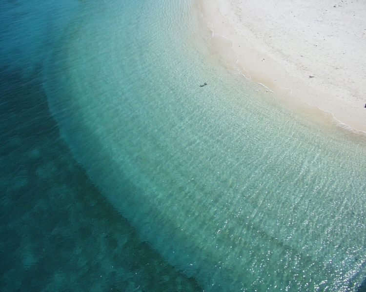 瀬底島－沖縄旅行のための海の写真集