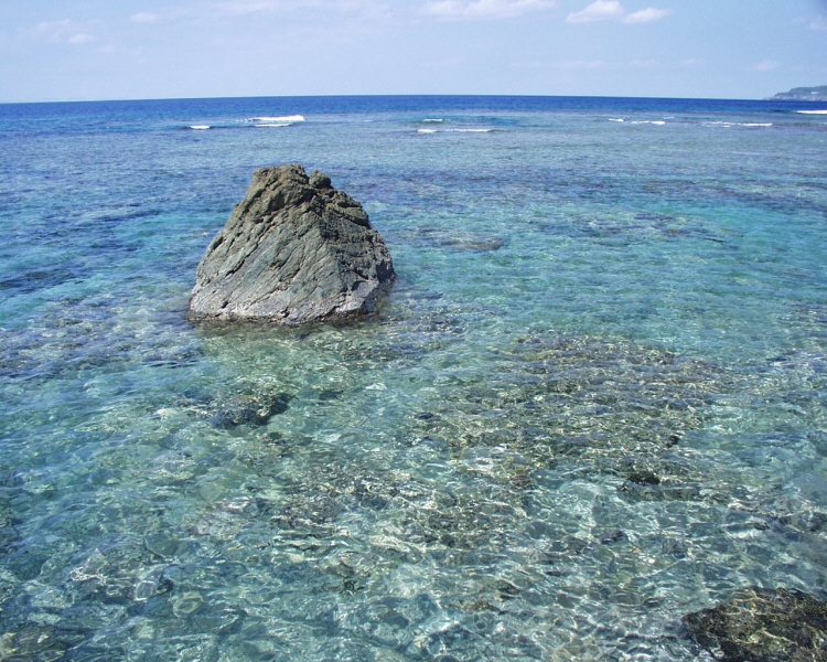 宇嘉－沖縄旅行のための海の写真集